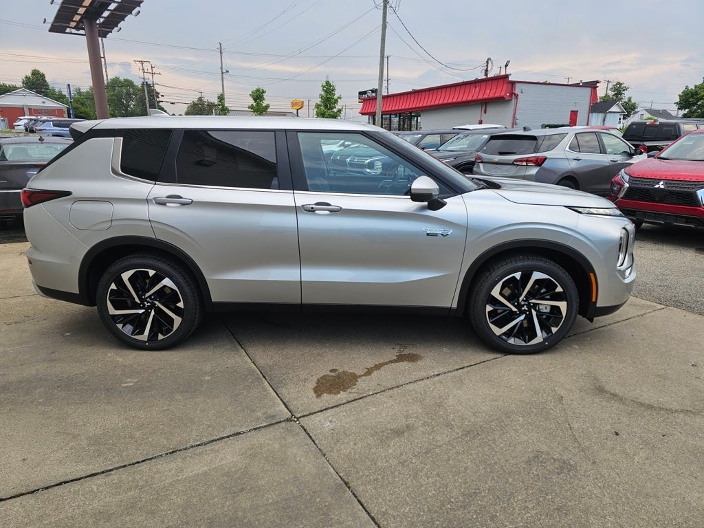 2025 Mitsubishi Outlander PHEV SE