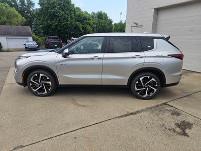 2025 Mitsubishi Outlander PHEV SE