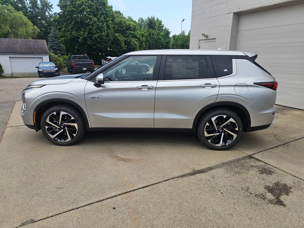 2025 Mitsubishi Outlander PHEV SE