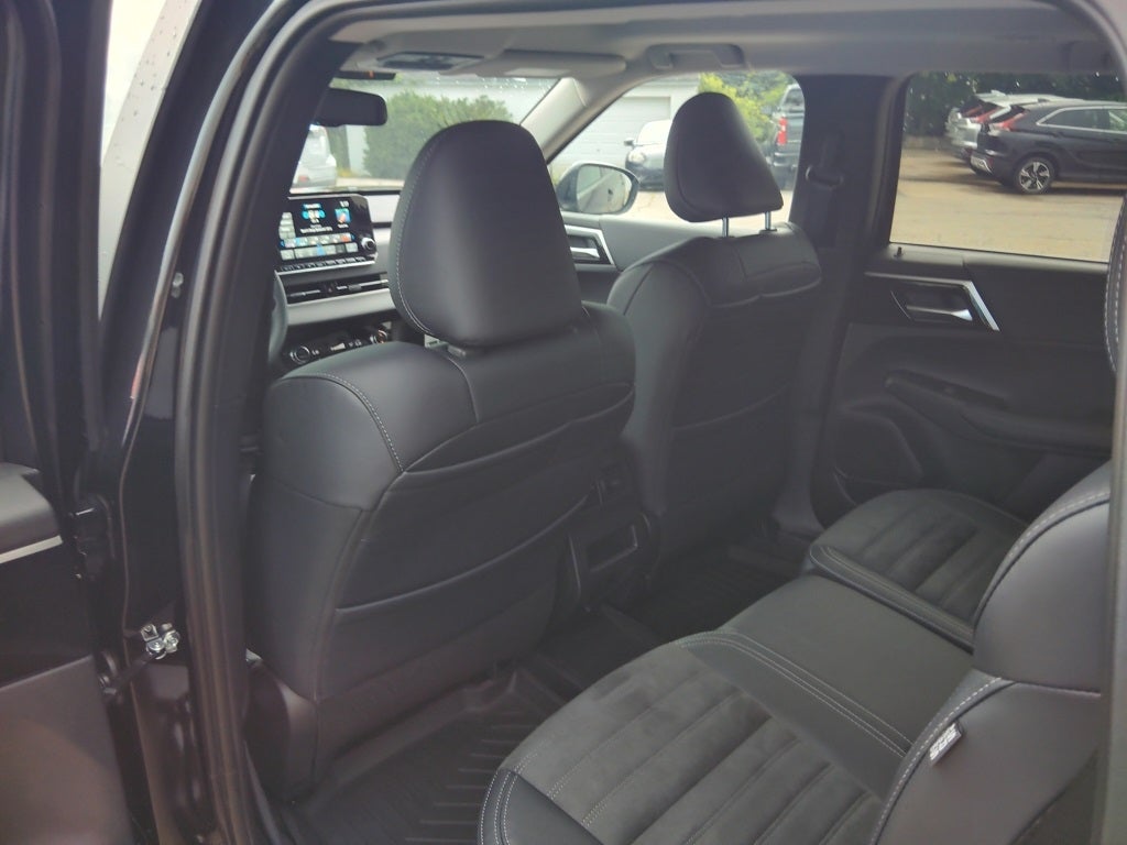 2025 Mitsubishi Outlander PHEV SE