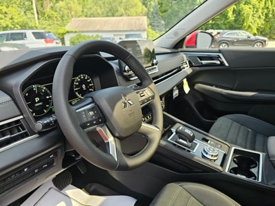 2025 Mitsubishi Outlander PHEV SE