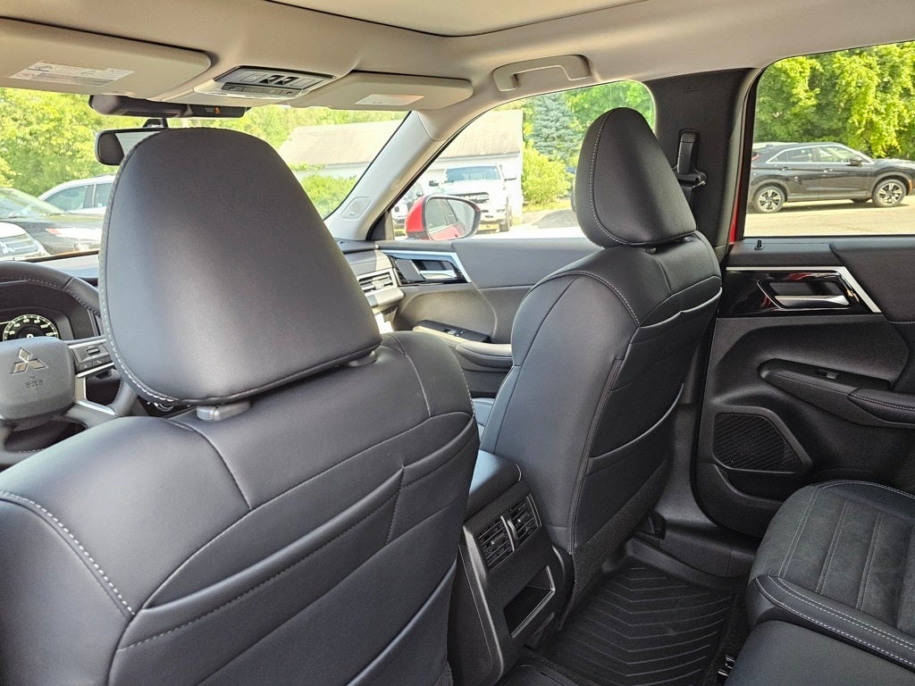 2025 Mitsubishi Outlander PHEV SE