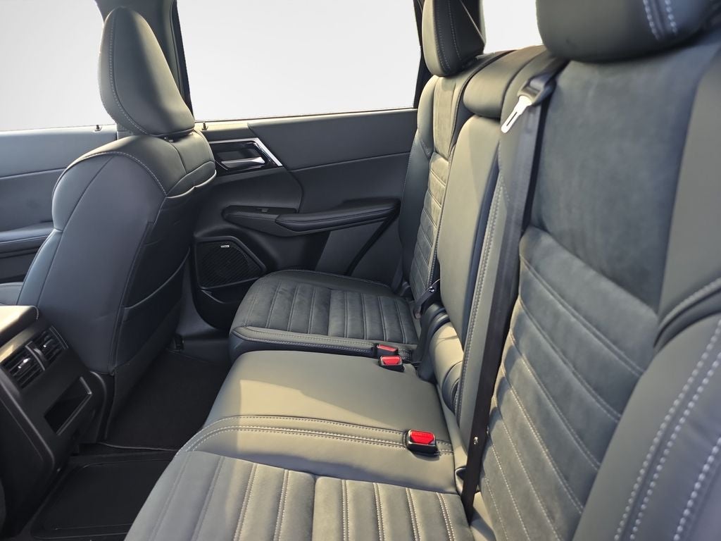2026 Mitsubishi Outlander PHEV SE