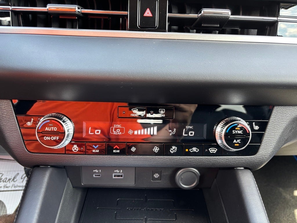 2025 Mitsubishi Outlander PHEV SEL