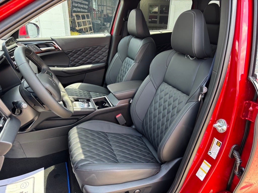 2025 Mitsubishi Outlander PHEV SEL