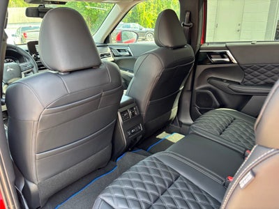 2025 Mitsubishi Outlander PHEV SEL