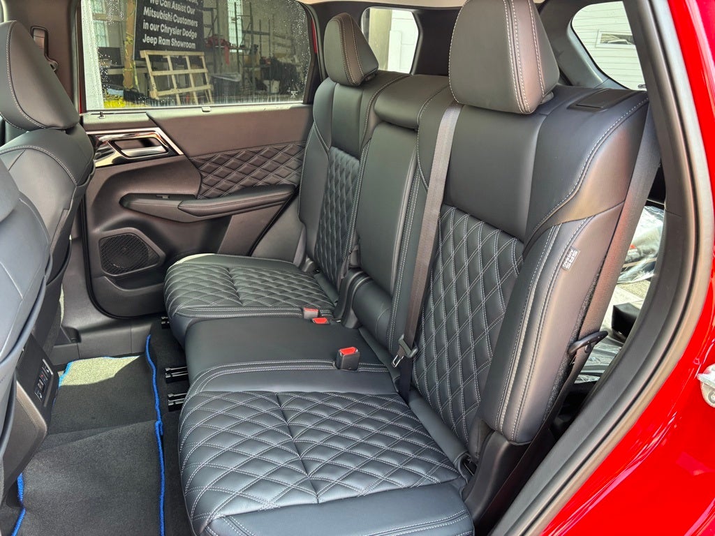 2025 Mitsubishi Outlander PHEV SEL