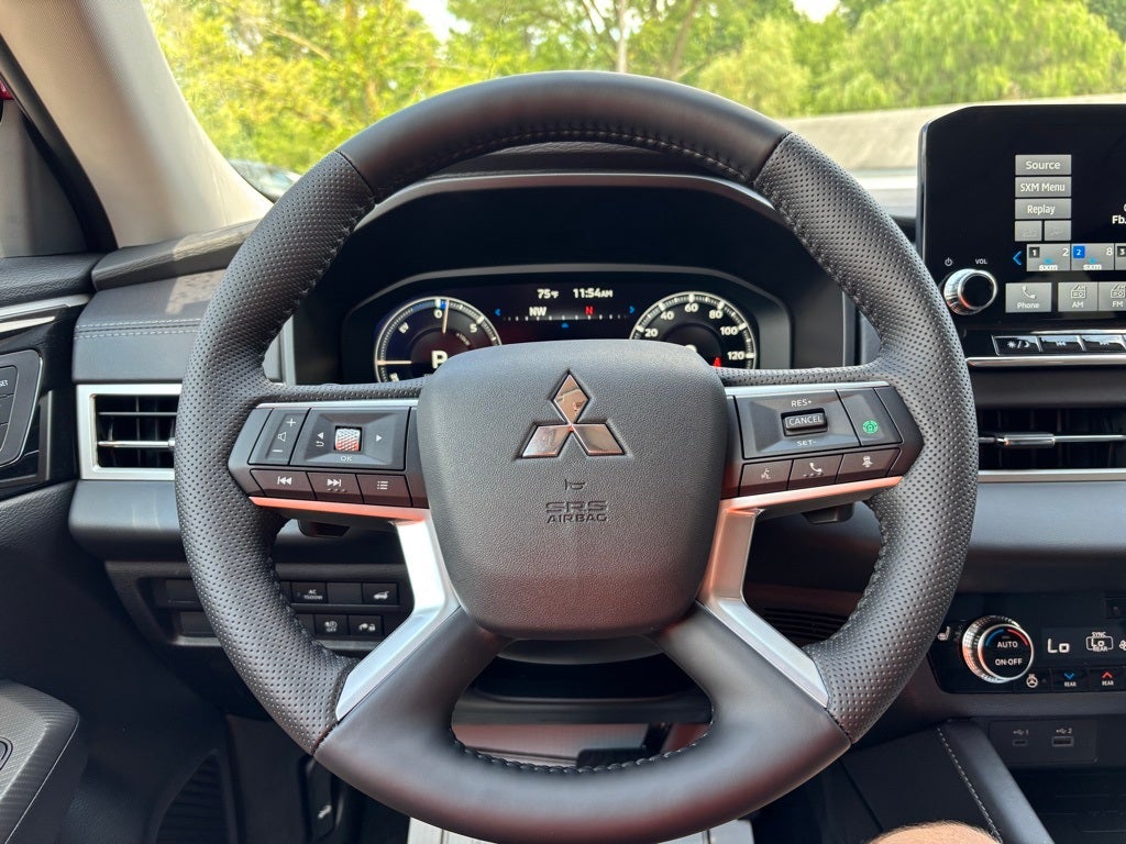 2025 Mitsubishi Outlander PHEV SEL