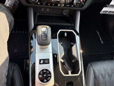 2026 Mitsubishi Outlander PHEV SEL