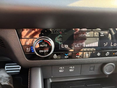 2026 Mitsubishi Outlander PHEV SEL