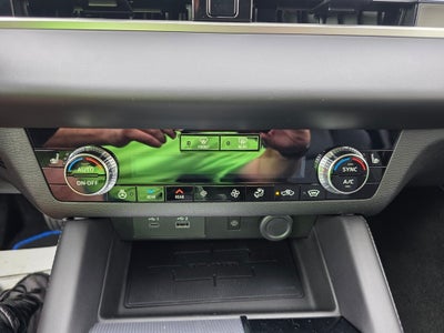 2025 Mitsubishi Outlander PHEV SEL