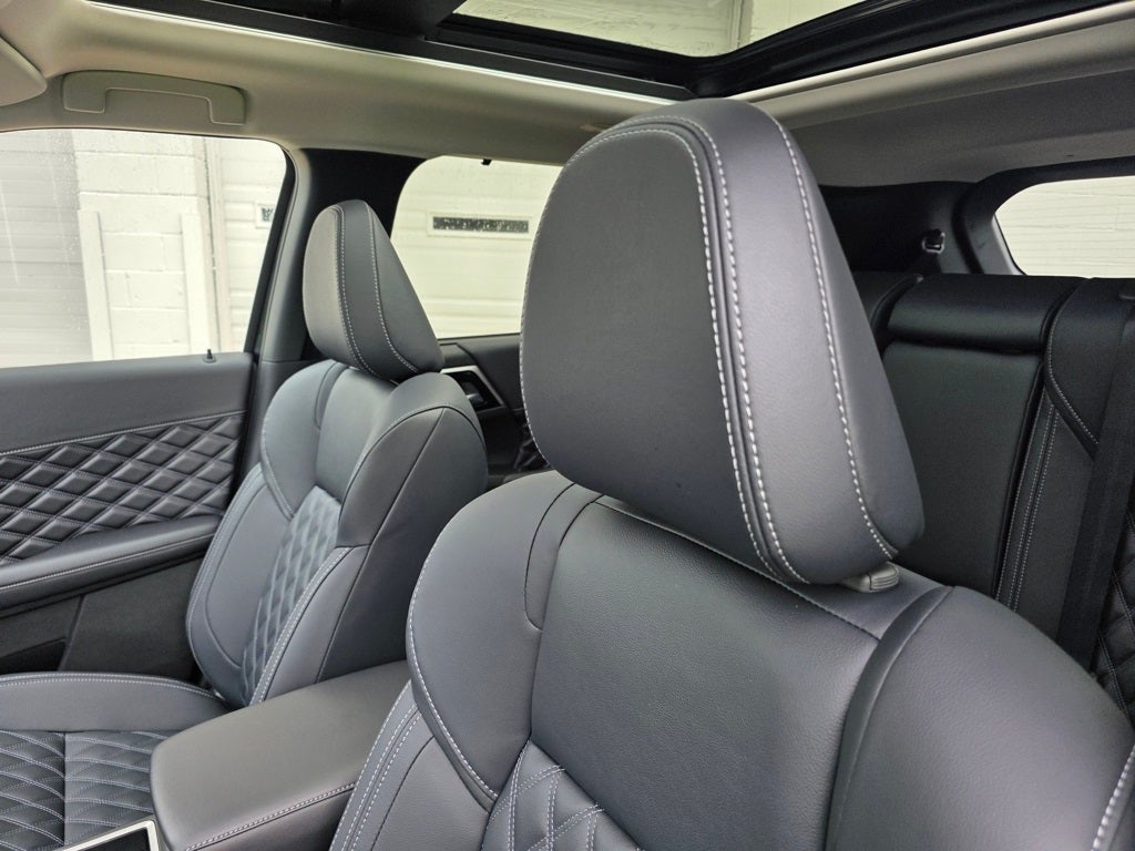 2025 Mitsubishi Outlander PHEV SEL