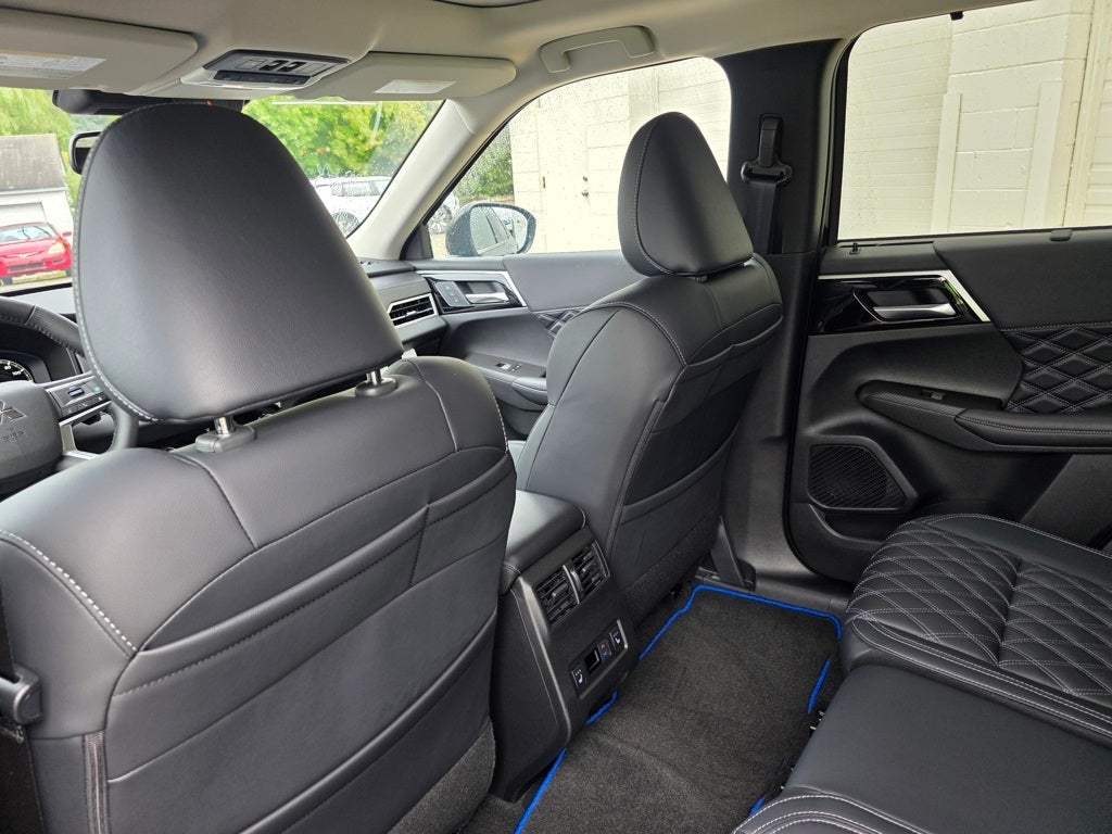 2025 Mitsubishi Outlander PHEV SEL