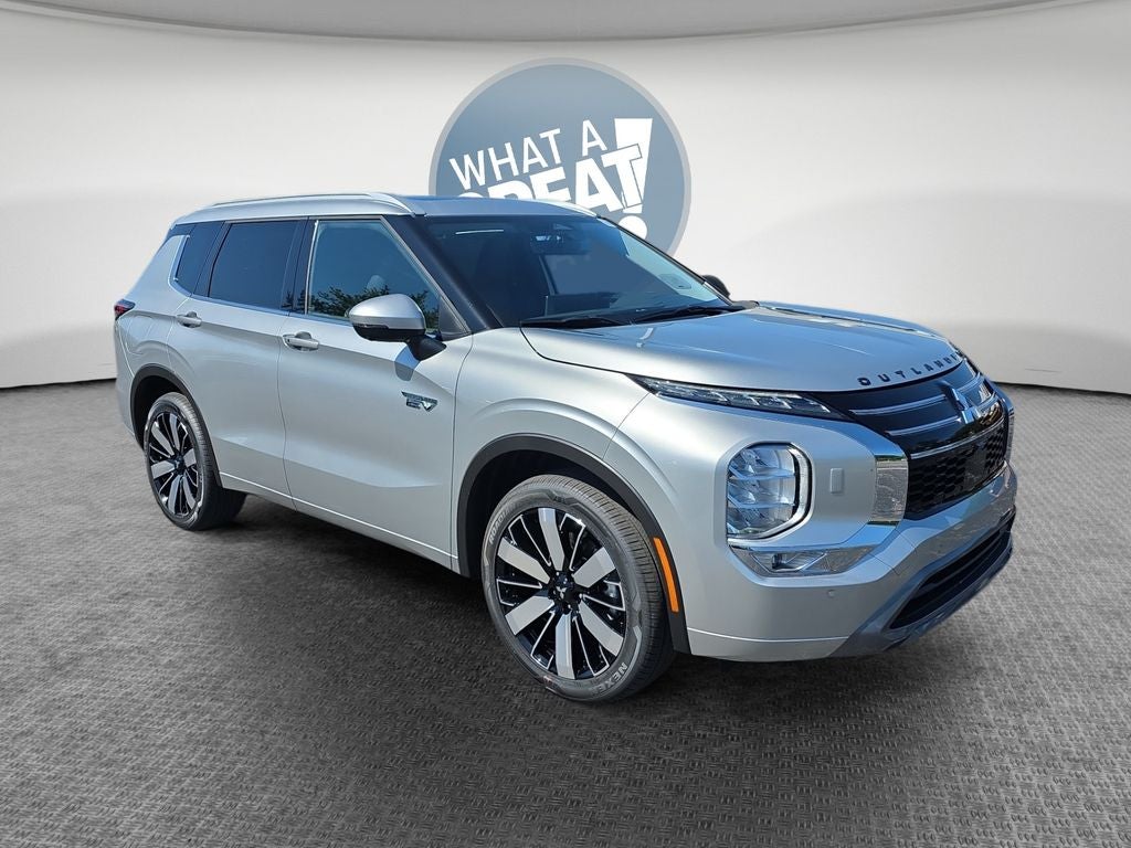 2026 Mitsubishi Outlander Plug-in Hybrid SEL S-AWC's photo